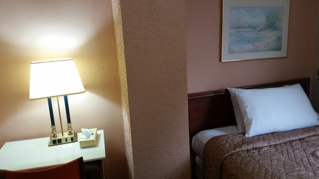 A Voyageur'S Guest House Оттава Номер фото